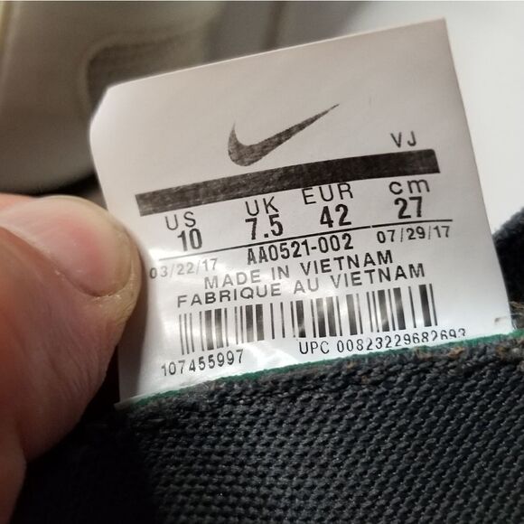 Nike running shoe taupe size 10 - Picture 7 of 7